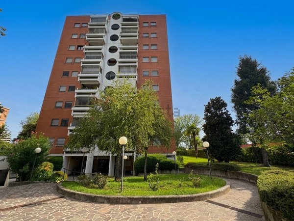appartamento in vendita a Milano in zona Chiesa Rossa