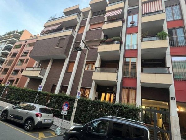 appartamento in vendita a Milano in zona Forze Armate