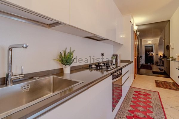 appartamento in vendita a Milano in zona Lorenteggio