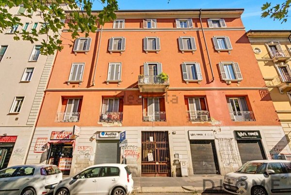 ufficio in vendita a Milano in zona Piazzale Lodi