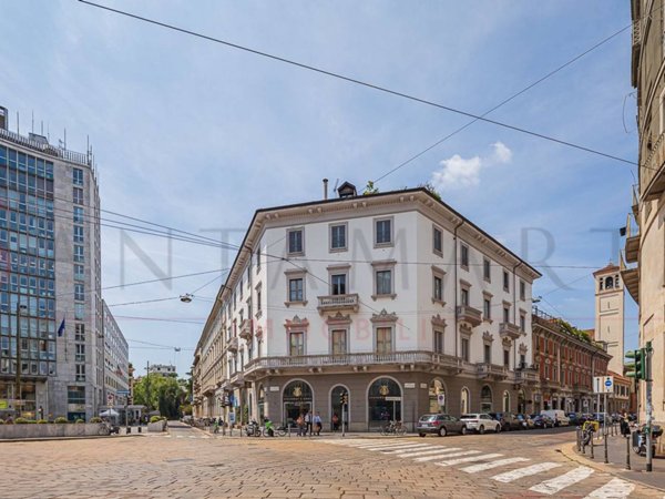 appartamento in vendita a Milano in zona Porta Nuova