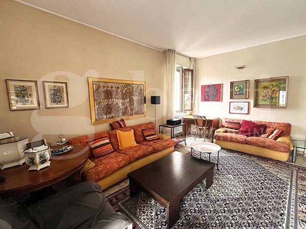 appartamento in vendita a Milano in zona Lorenteggio