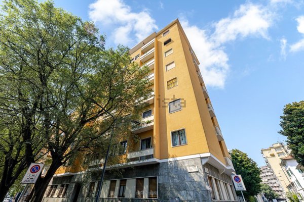 appartamento in vendita a Milano in zona Parco Solari