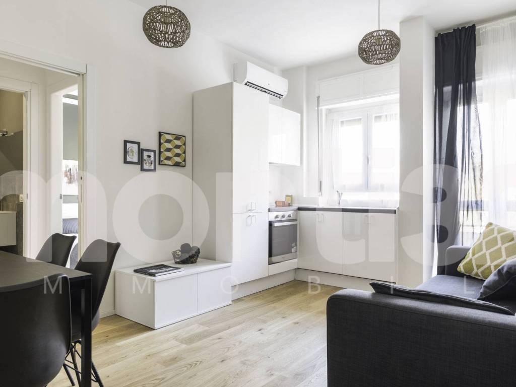 appartamento in vendita a Milano in zona De Angeli