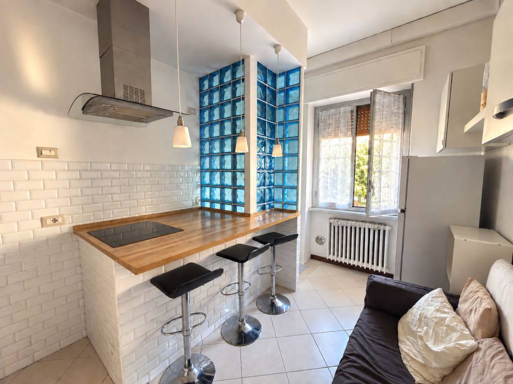 appartamento in vendita a Milano in zona Famagosta