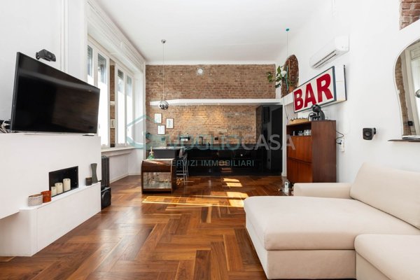 appartamento in vendita a Milano in zona Città Studi