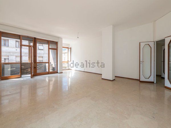 appartamento in vendita a Milano in zona Porta Venezia