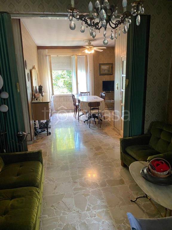 appartamento in vendita a Milano in zona Baggio
