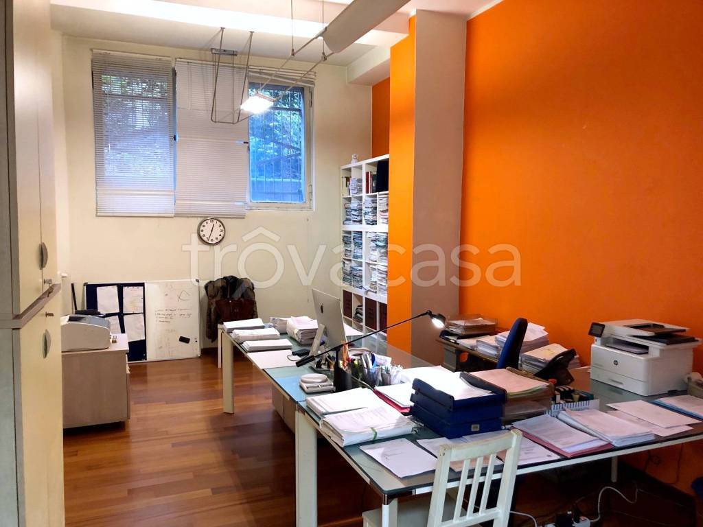 ufficio in vendita a Milano in zona Solari
