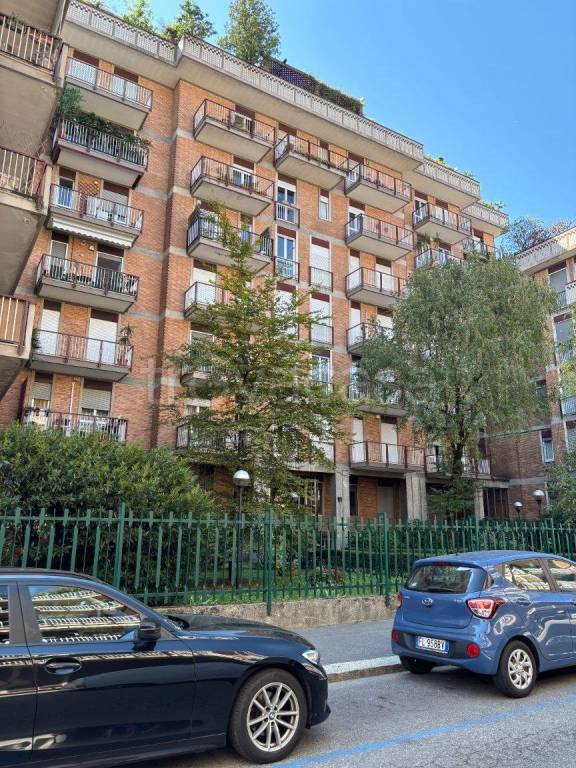 appartamento in vendita a Milano in zona Corsica