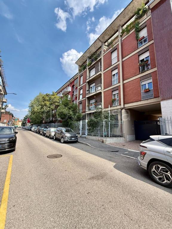 appartamento in vendita a Milano in zona Affori