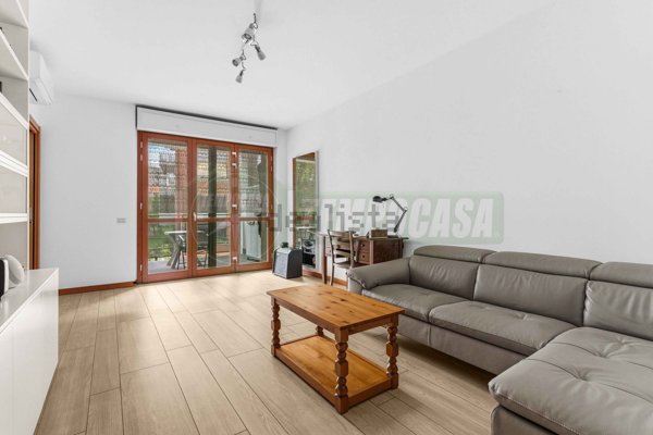 appartamento in vendita a Milano in zona Vigentino