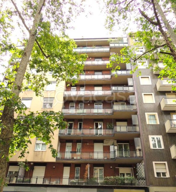 appartamento in vendita a Milano in zona Piazzale Lodi