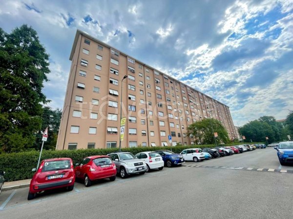 appartamento in vendita a Milano in zona Gallaratese
