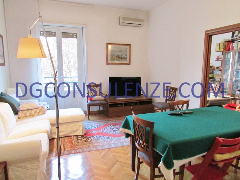 appartamento in vendita a Milano in zona Corsica
