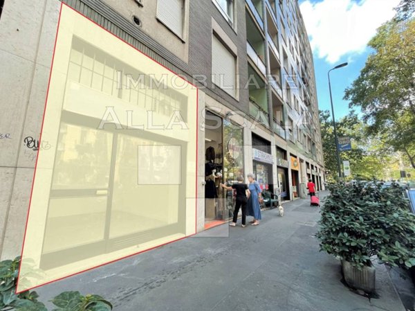 appartamento in vendita a Milano in zona Sempione