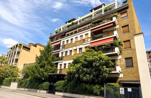 appartamento in vendita a Milano in zona Parco Solari