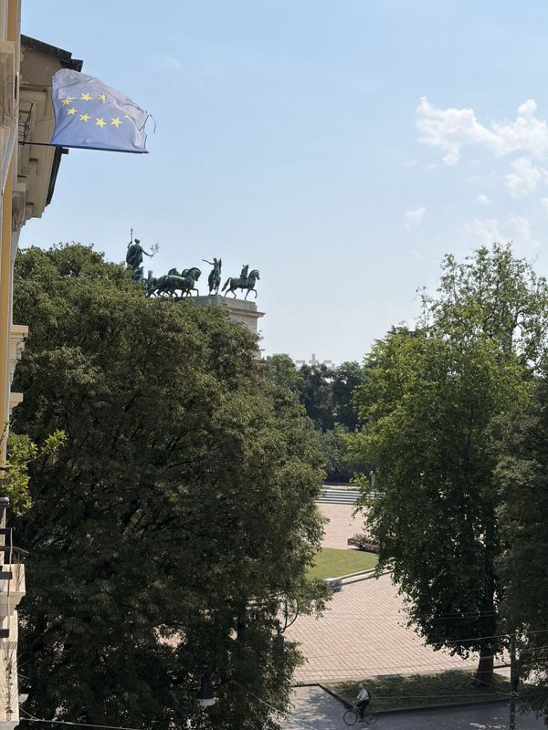 appartamento in vendita a Milano in zona Sempione