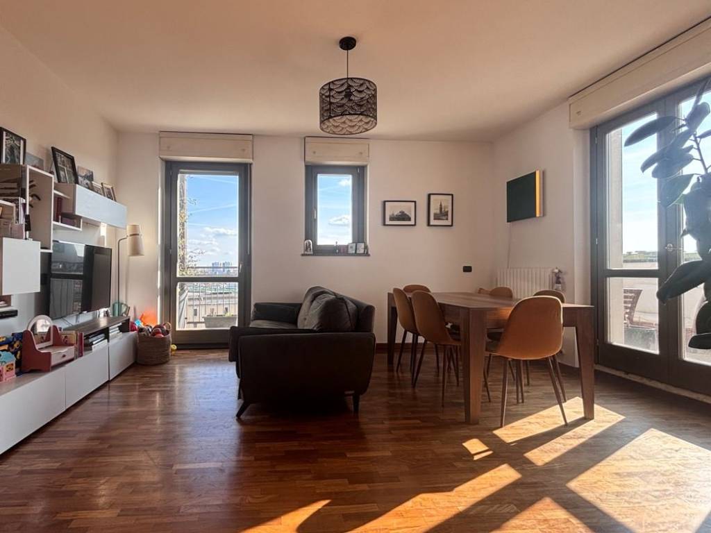 appartamento in vendita a Milano in zona Farini