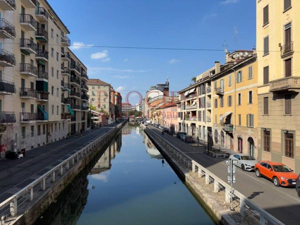locale commerciale in vendita a Milano in zona Porta Ticinese