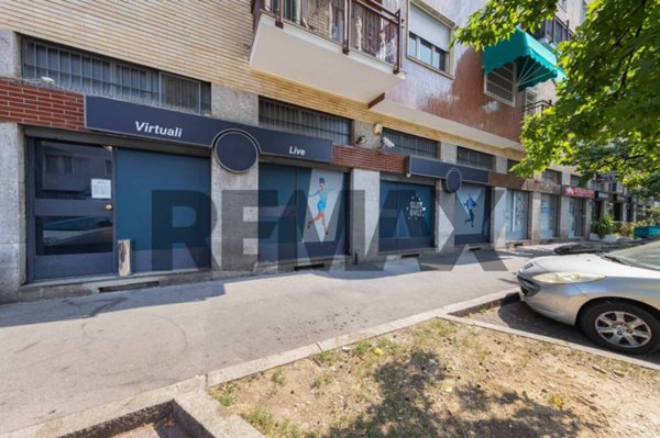 locale commerciale in vendita a Milano