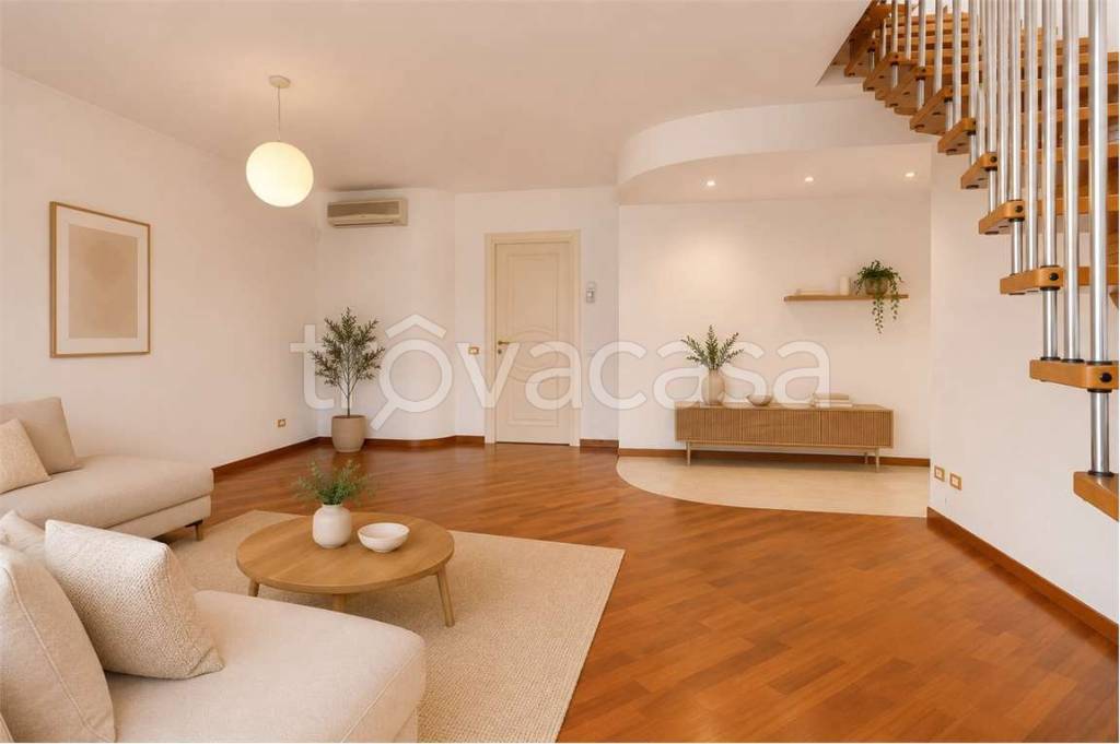 appartamento in vendita a Milano in zona Isola