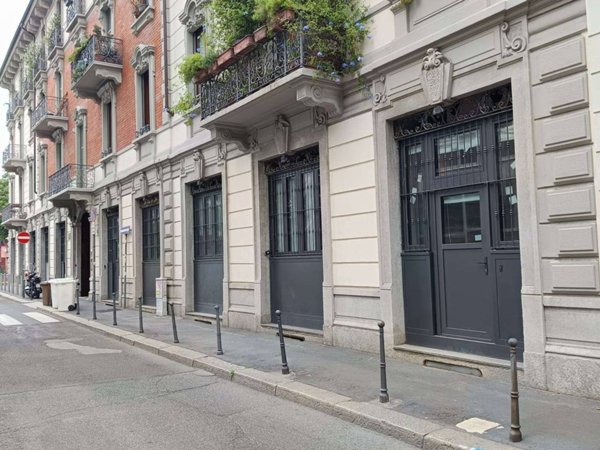 appartamento in vendita a Milano in zona Paolo Sarpi