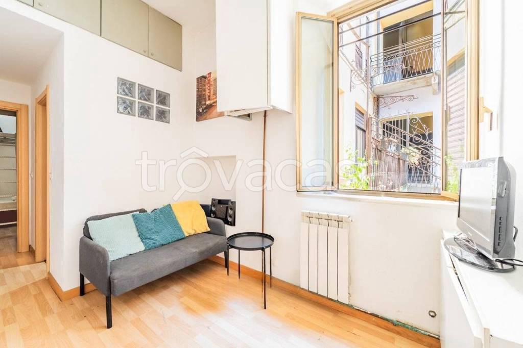 appartamento in vendita a Milano in zona Bocconi