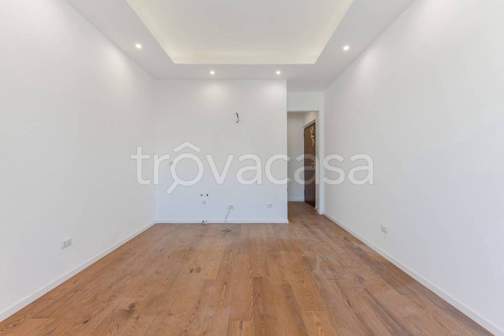 appartamento in vendita a Milano in zona Cascina dei Pomi