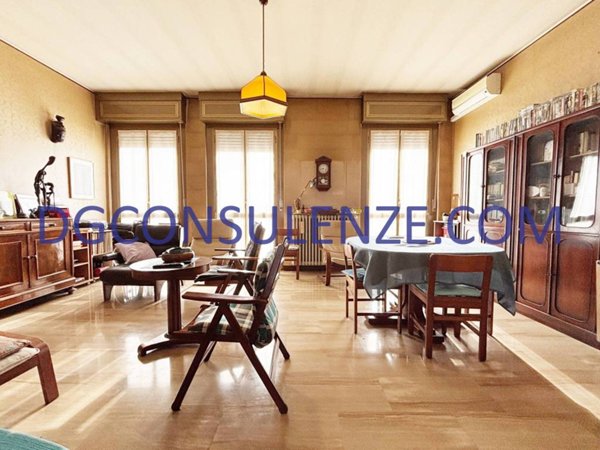 appartamento in vendita a Milano in zona Corsica