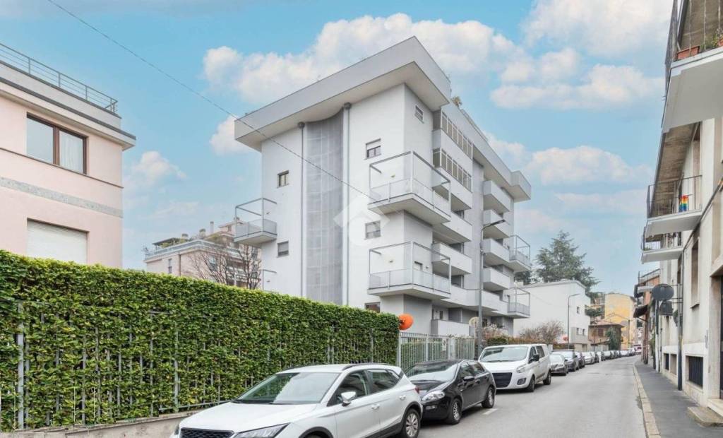 appartamento in vendita a Milano in zona Crescenzago