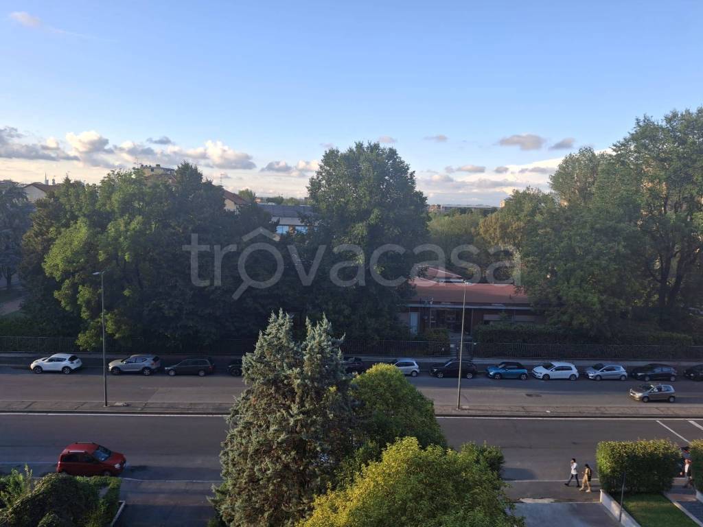 appartamento in vendita a Milano in zona Corvetto
