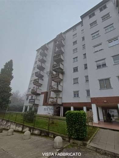 appartamento in vendita a Milano in zona Forze Armate