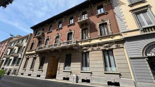 appartamento in vendita a Milano in zona Porta Genova