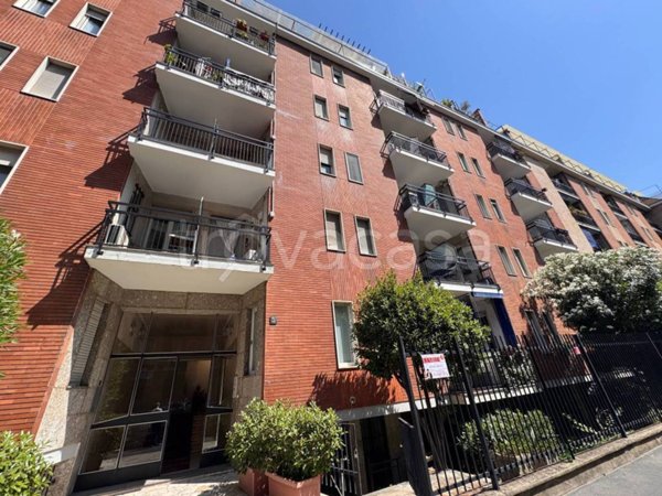 appartamento in vendita a Milano in zona Casoretto