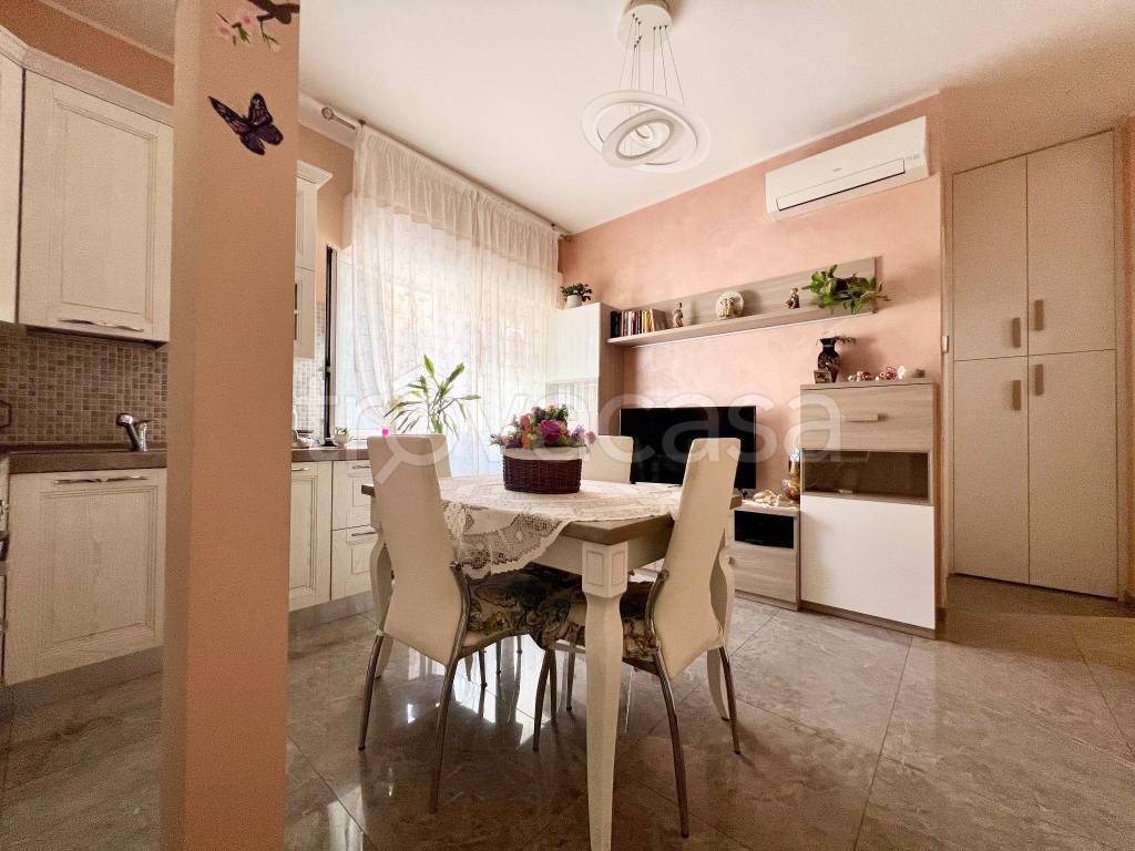 appartamento in vendita a Milano in zona Dergano