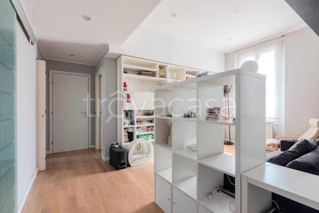 appartamento in vendita a Milano in zona Morsenchio