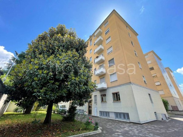 appartamento in vendita a Milano in zona Dergano