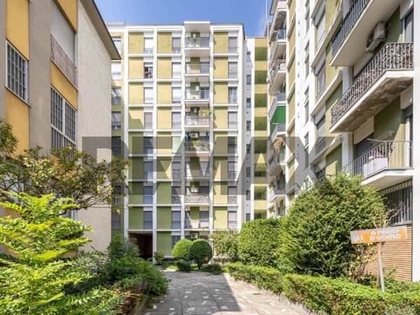 appartamento in vendita a Milano in zona Crescenzago