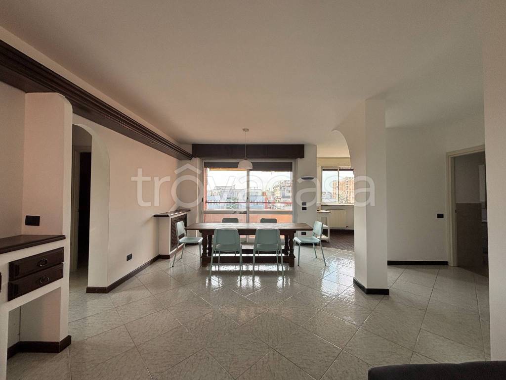 appartamento in vendita a Milano in zona Famagosta