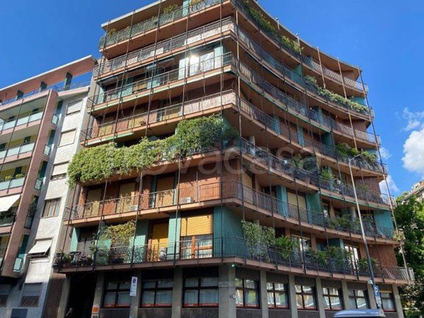 appartamento in vendita a Milano in zona Parco Solari