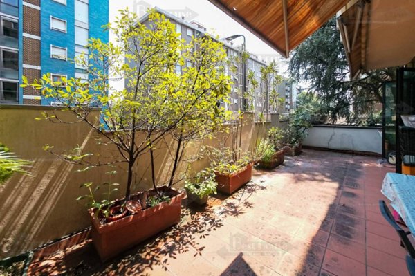 appartamento in vendita a Milano in zona Feltre
