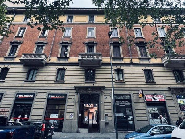 appartamento in vendita a Milano in zona Bullona