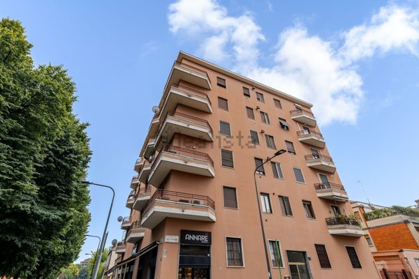 appartamento in vendita a Milano in zona Vigentino