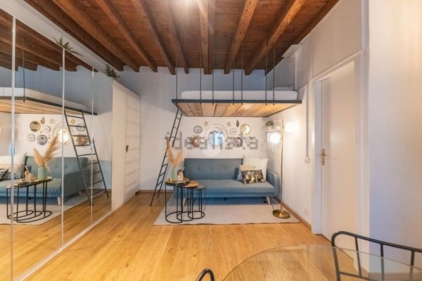 appartamento in vendita a Milano in zona Porta Garibaldi