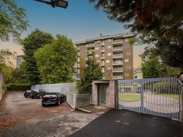 appartamento in vendita a Milano in zona San Siro