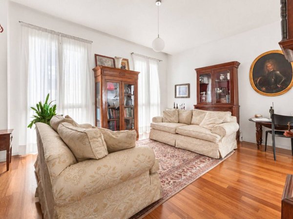 casa indipendente in vendita a Milano in zona Corsica