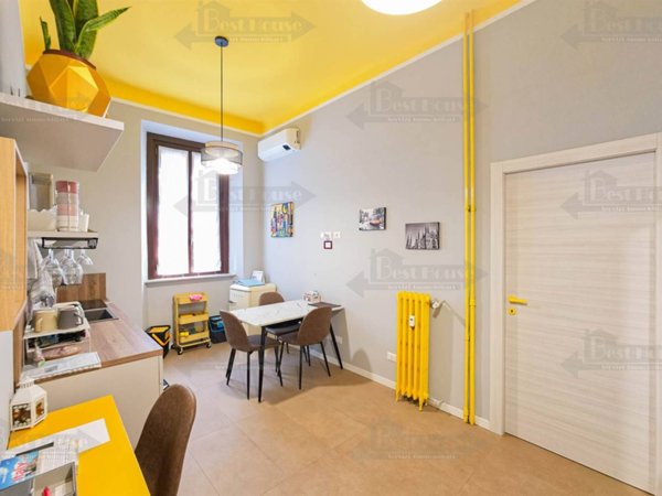 appartamento in vendita a Milano in zona Montalbino