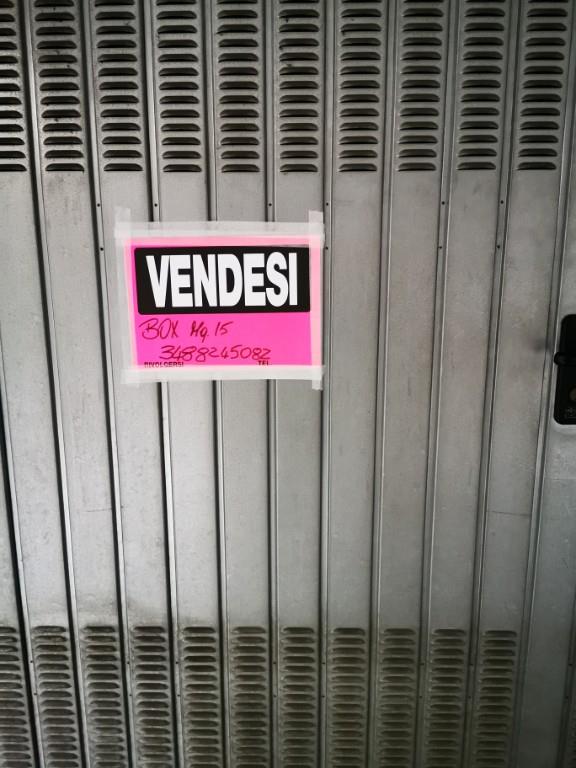 box auto in vendita a Milano in zona Lorenteggio