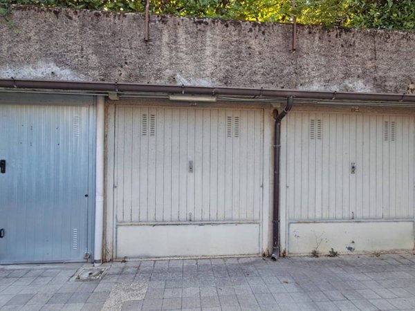 box auto in vendita a Milano in zona Chiesa Rossa